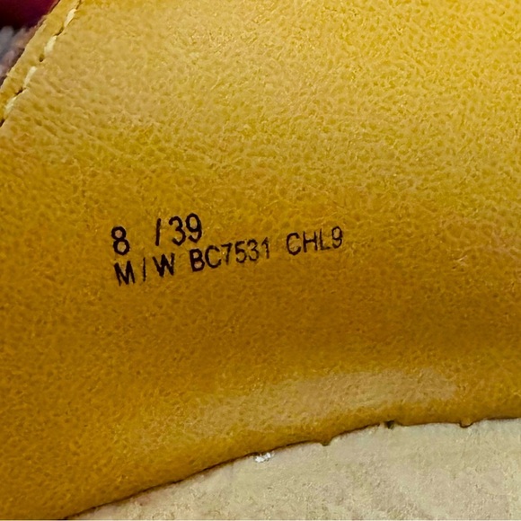 b.o.c Born Concepts Orange Leather Buckle Sandals Size 8 - Picture 8 of 9